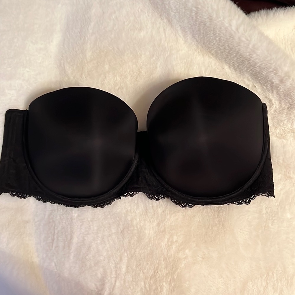 Torrid strapless bra - worn once - missing straps